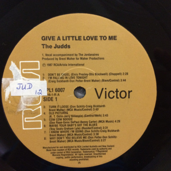The Judds : Give A Little Love (LP, Album)