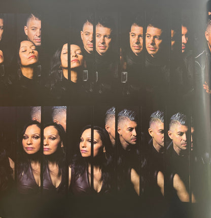 Rodrigo Y Gabriela : In Between Thoughts​.​.​. A New World (LP, Gol)